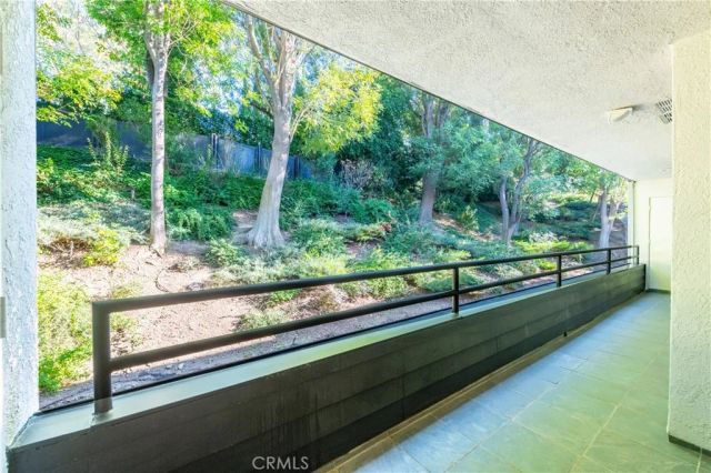 4774 Park Encino 206, Encino, CA 91436