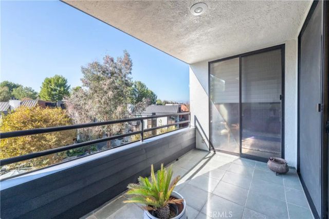 4774 Park Encino 206, Encino, CA 91436