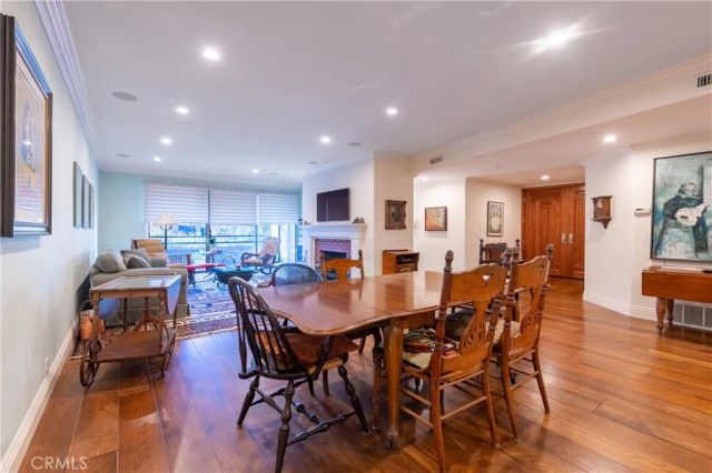 4774 Park Encino 206, Encino, CA 91436