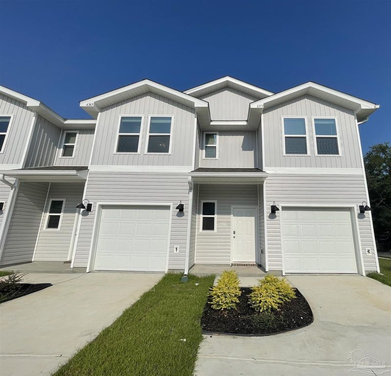 1400 Maritime Dr, Pensacola, FL 32507