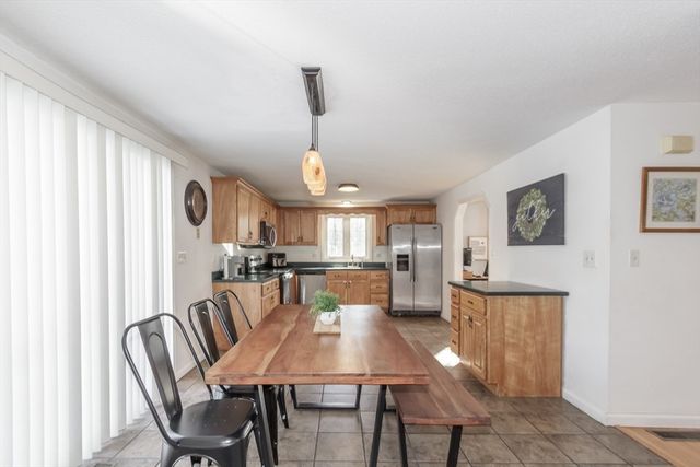 979 Hildreth Street, Dracut, MA 01826