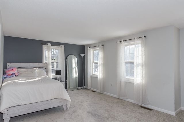 979 Hildreth Street, Dracut, MA 01826