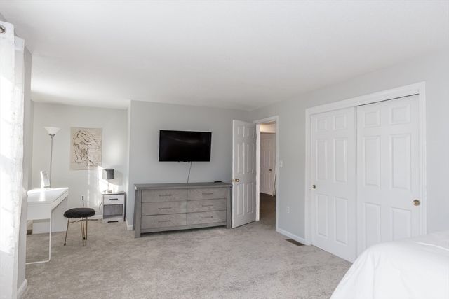 979 Hildreth Street, Dracut, MA 01826