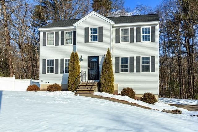 979 Hildreth Street, Dracut, MA 01826