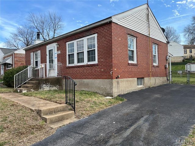 10262 Breckenridge Road, St Ann, MO 63074