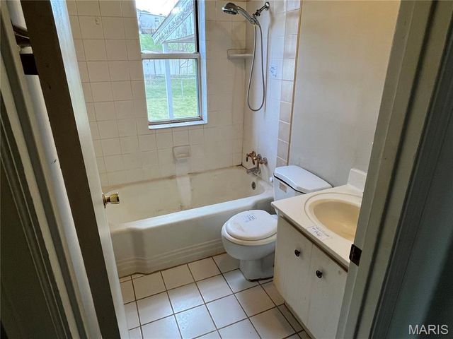 10262 Breckenridge Road, St Ann, MO 63074