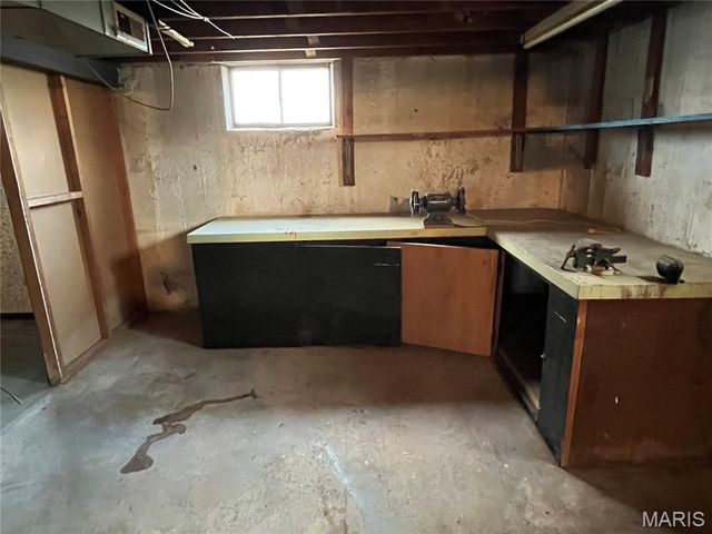 10262 Breckenridge Road, St Ann, MO 63074