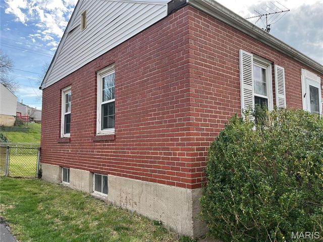 10262 Breckenridge Road, St Ann, MO 63074