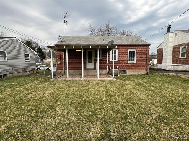 10262 Breckenridge Road, St Ann, MO 63074