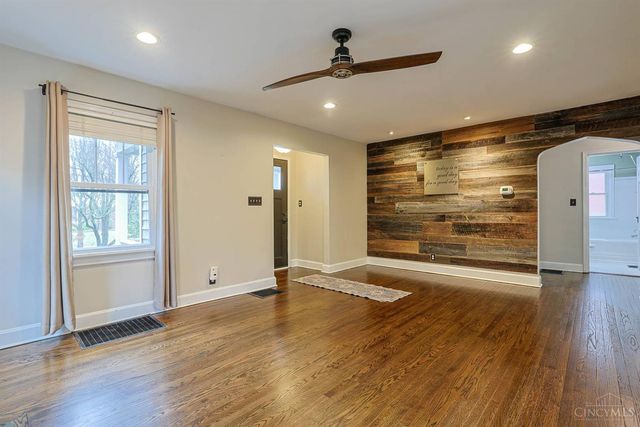 26 W Mills Avenue, Wyoming, OH 45215