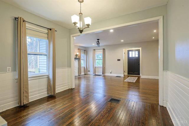 26 W Mills Avenue, Wyoming, OH 45215