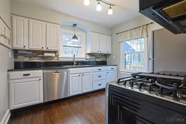 26 W Mills Avenue, Wyoming, OH 45215