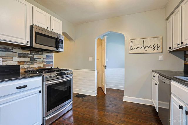 26 W Mills Avenue, Wyoming, OH 45215