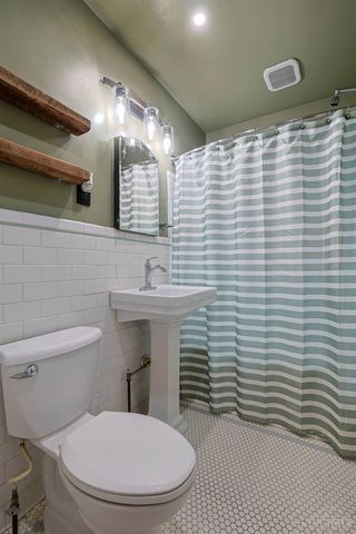 26 W Mills Avenue, Wyoming, OH 45215