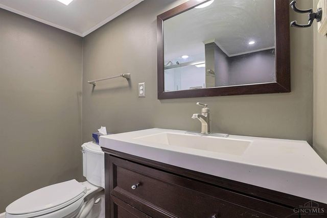 26 W Mills Avenue, Wyoming, OH 45215