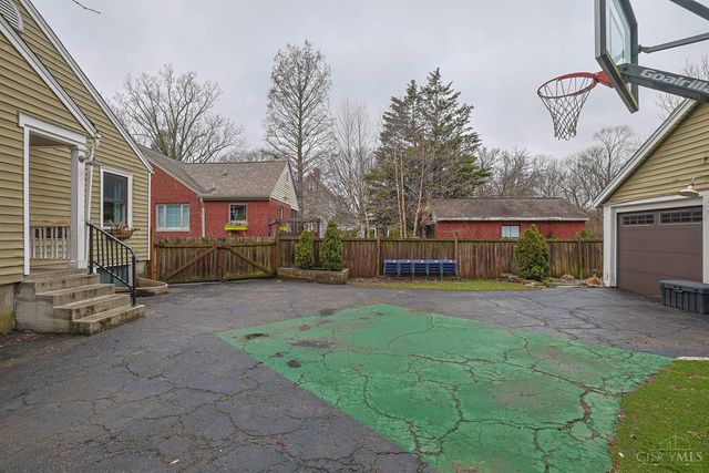 26 W Mills Avenue, Wyoming, OH 45215