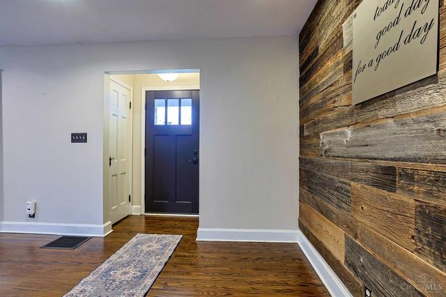 26 W Mills Avenue, Wyoming, OH 45215