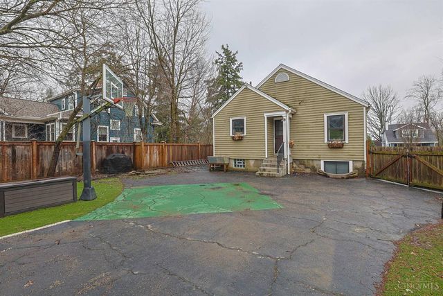 26 W Mills Avenue, Wyoming, OH 45215