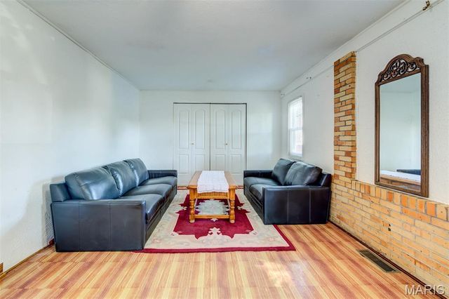 1436 Telegraph Road, St Louis, MO 63125