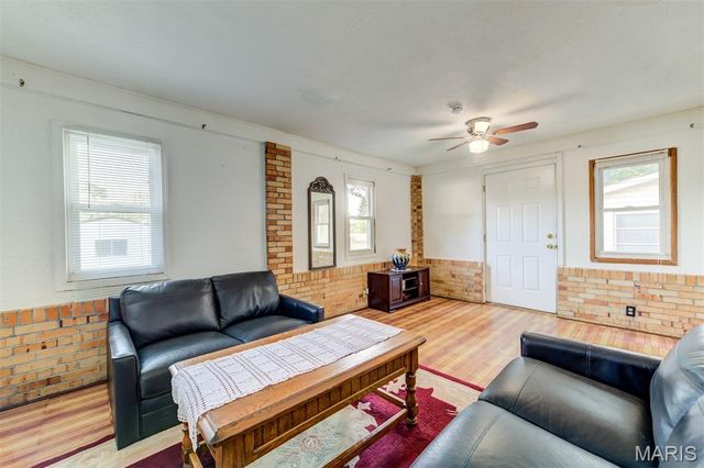 1436 Telegraph Road, St Louis, MO 63125