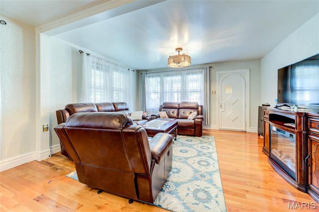 1436 Telegraph Road, St Louis, MO 63125