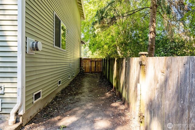 318 N 23rd Street, Mount Vernon, WA 98273