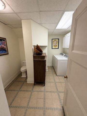 1715 Cedar Ln, Nashville, TN 37212