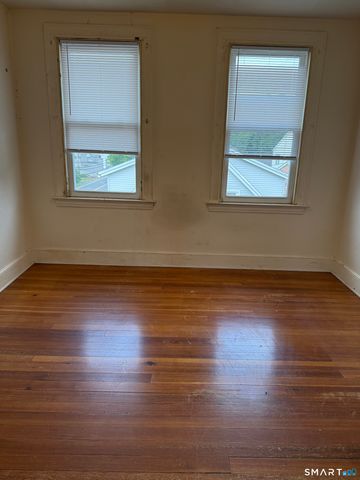 31 Lucy Street 3, Woodbridge, CT 06525