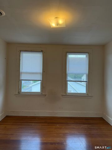 31 Lucy Street 3, Woodbridge, CT 06525