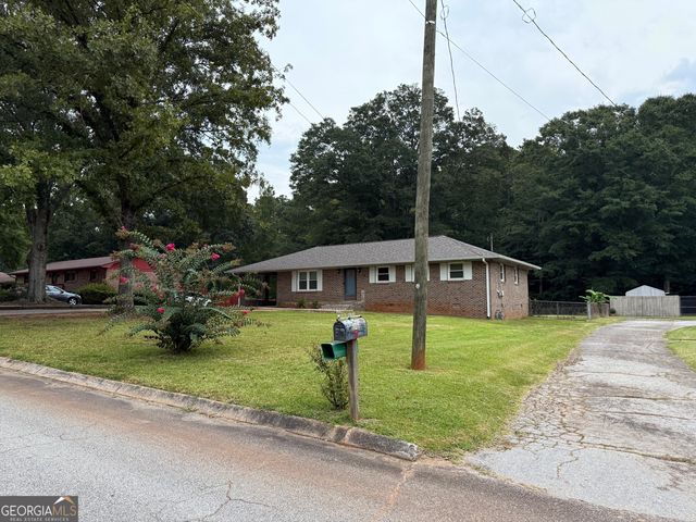 106 Forestwood Drive, Griffin, GA 30223