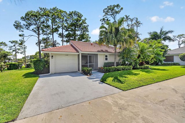 13289 Touchstone Place, Palm Beach Gardens, FL 33418