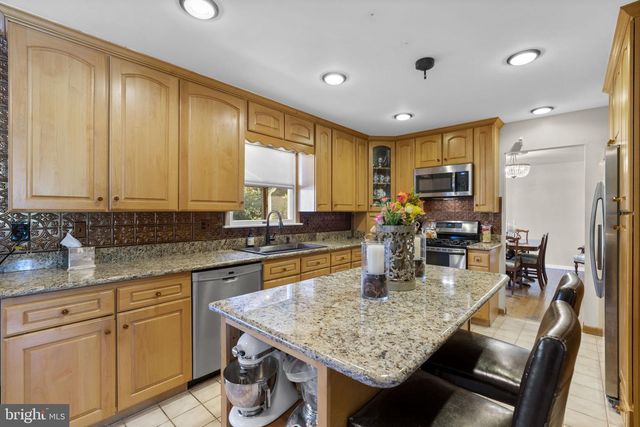 5008 LAKE CIR W, Columbia, MD 21044