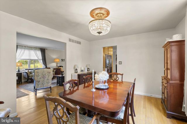 5008 LAKE CIR W, Columbia, MD 21044