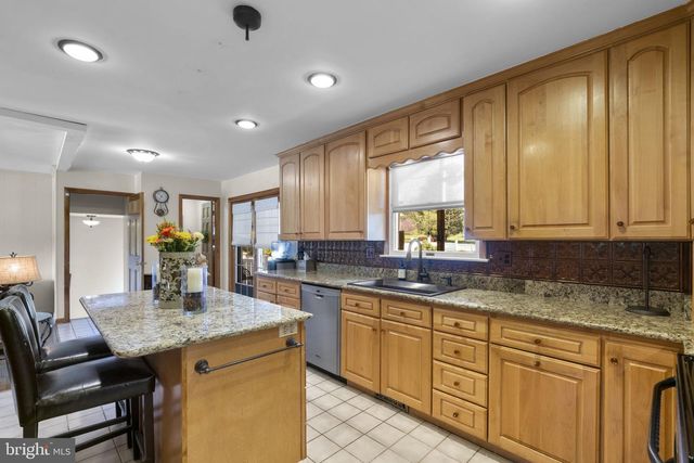 5008 LAKE CIR W, Columbia, MD 21044