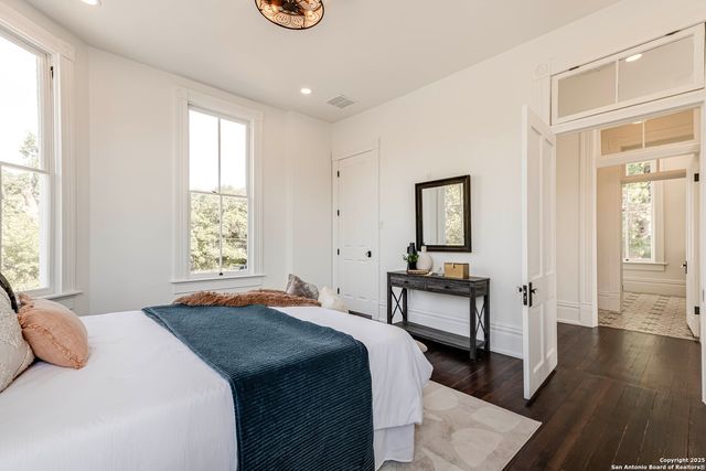 1231 S Alamo, San Antonio, TX 78210