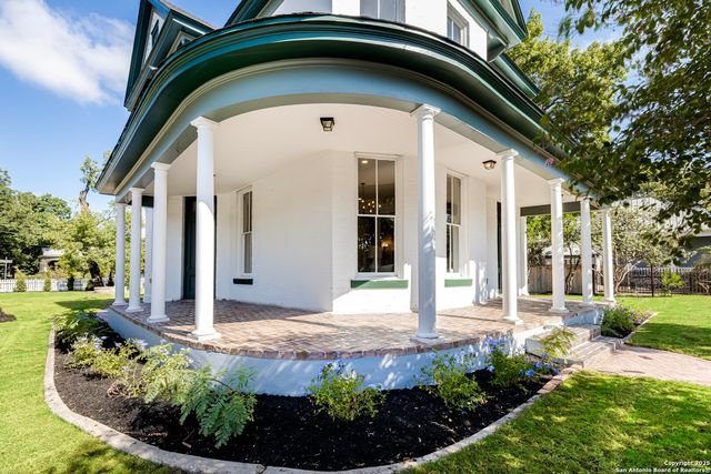 1231 S Alamo, San Antonio, TX 78210