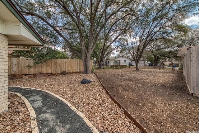 4102 Smokey Bend Way, San Antonio, TX 78217