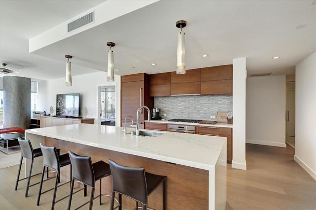 888 W E St 502, San Diego, CA 92101