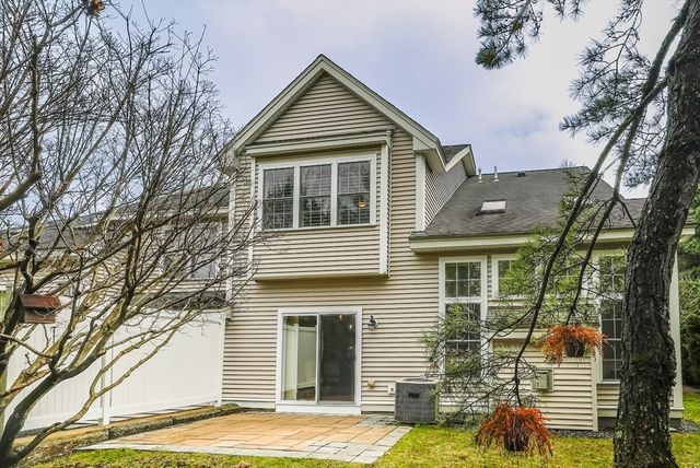 432 Boxwood Ln 432, Clinton, MA 01510