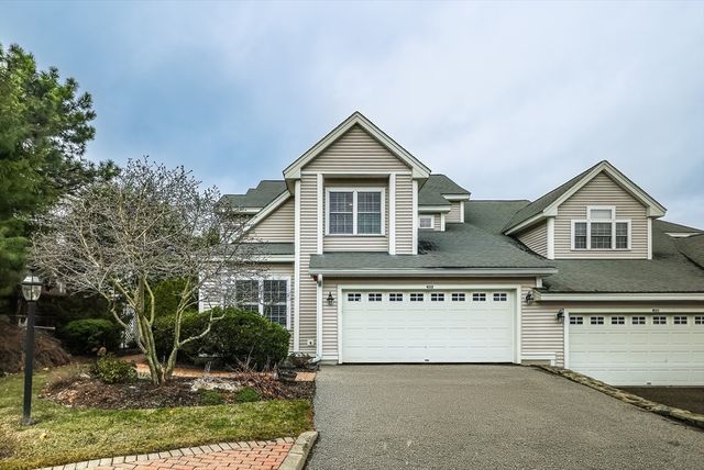 432 Boxwood Ln 432, Clinton, MA 01510