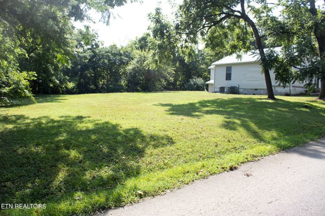 820 Wells Rd, Maryville, TN 37801