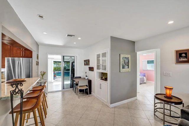 1036 NE 9th Avenue, Fort Lauderdale, FL 33304