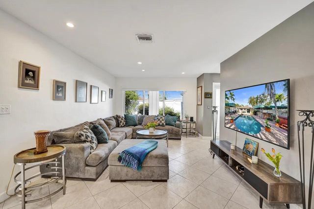 1036 NE 9th Avenue, Fort Lauderdale, FL 33304