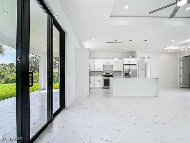 2707 36TH AVE SE, Naples, FL 34117