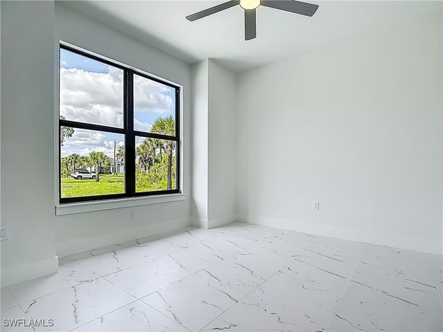 2707 36TH AVE SE, Naples, FL 34117