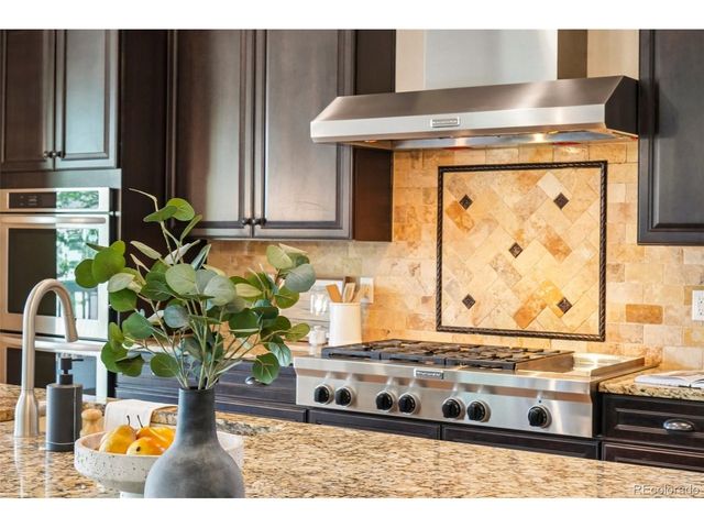 26726 E Peakview Dr, Aurora, CO 80016