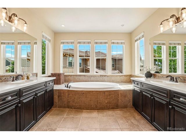 26726 E Peakview Dr, Aurora, CO 80016