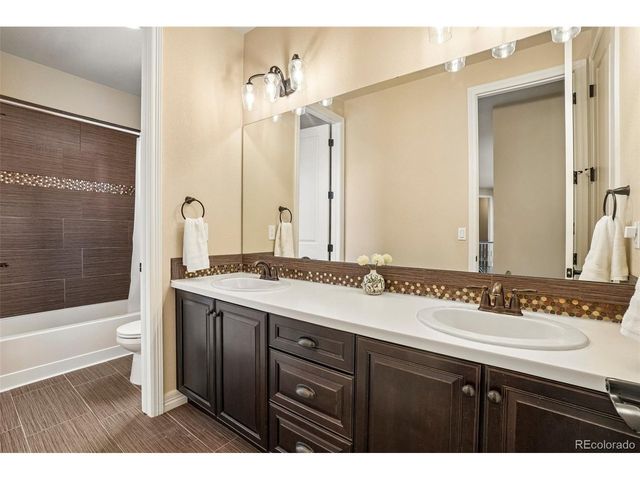 26726 E Peakview Dr, Aurora, CO 80016