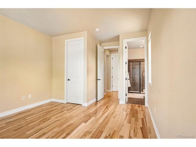 26726 E Peakview Dr, Aurora, CO 80016