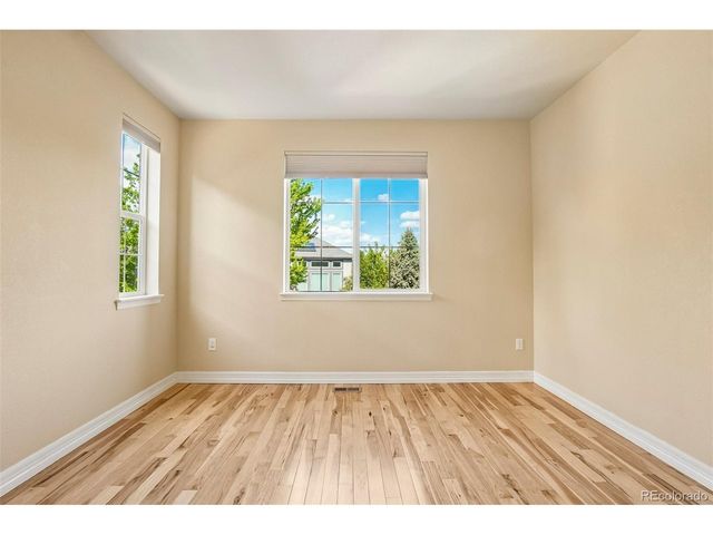 26726 E Peakview Dr, Aurora, CO 80016
